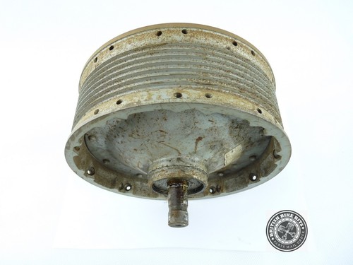 Front brake drum hub - front,